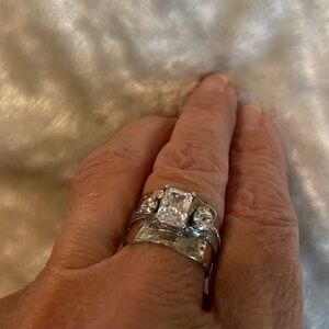 🍀925 ISRAEL Hammered Sterling Silver & Cubic Zirconia Ring